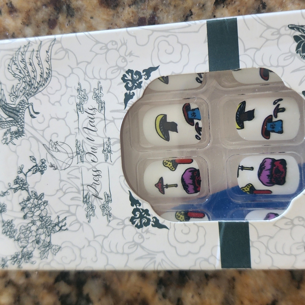 Elegant Nail Art Set - White with Multicolor Design